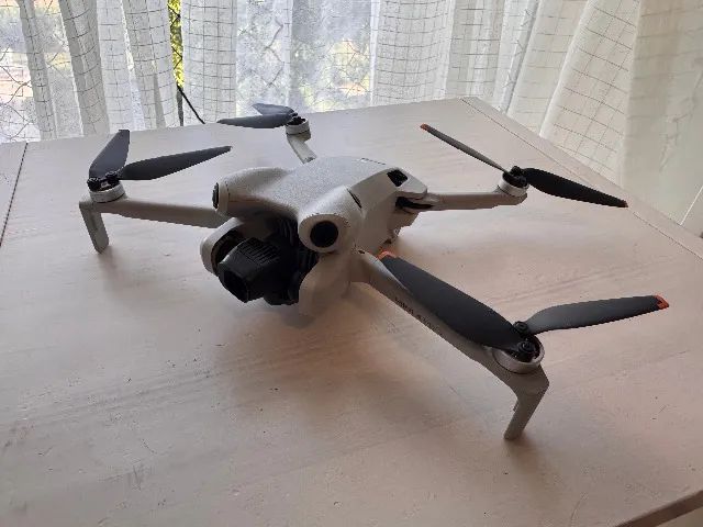 Dji Mini 4 Pro Fly More Combo - Foto 2