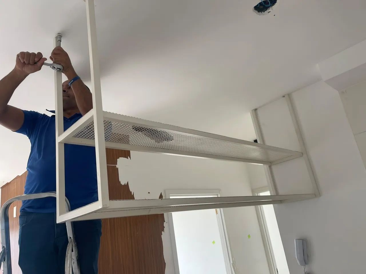 Prateleira suspensa de ferro  - Foto 2
