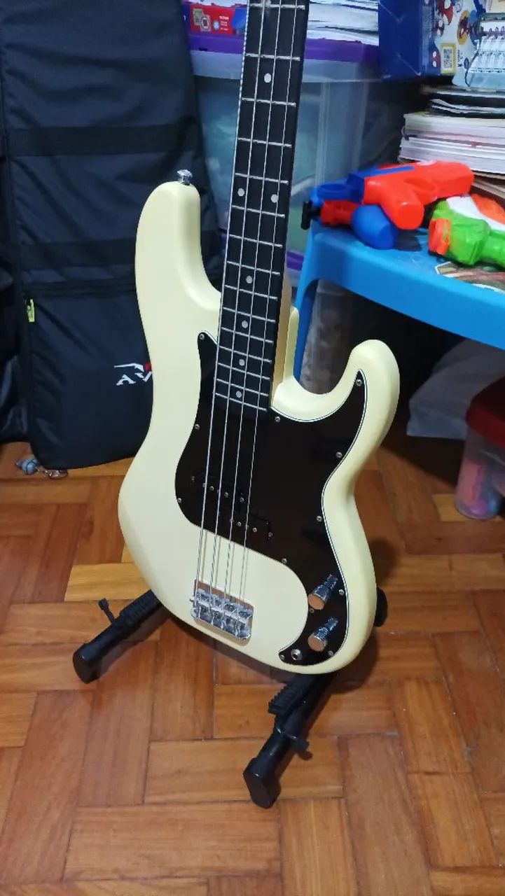 Baixo Memphis Tagima MB40 