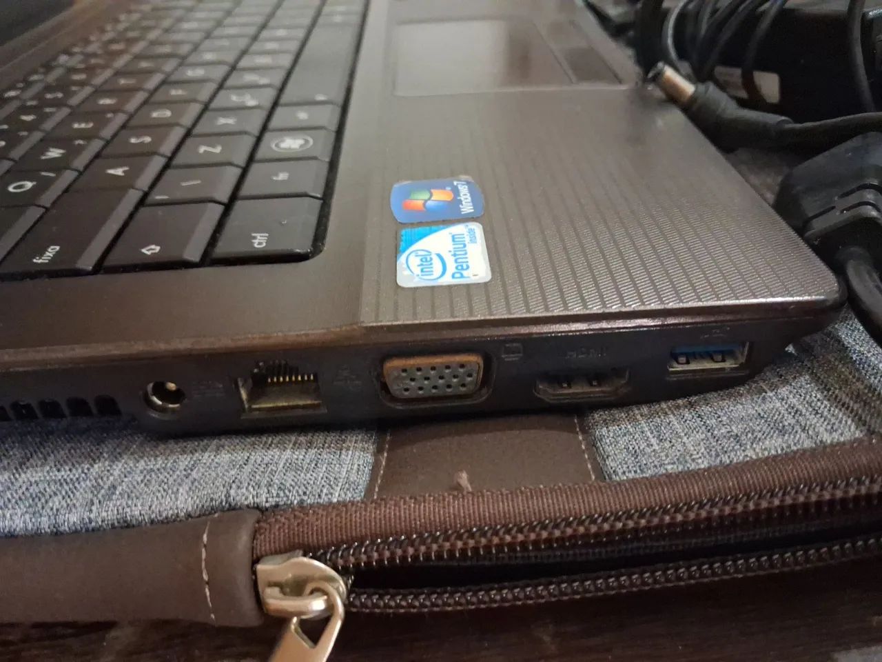 Vendo Notebook Asus Windows 7 usado - Foto 4