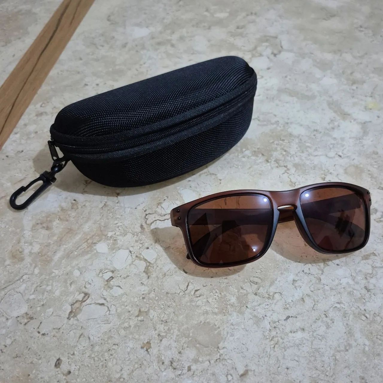 Óculos de Sol Oakley Holbrook Marrom - Foto 2