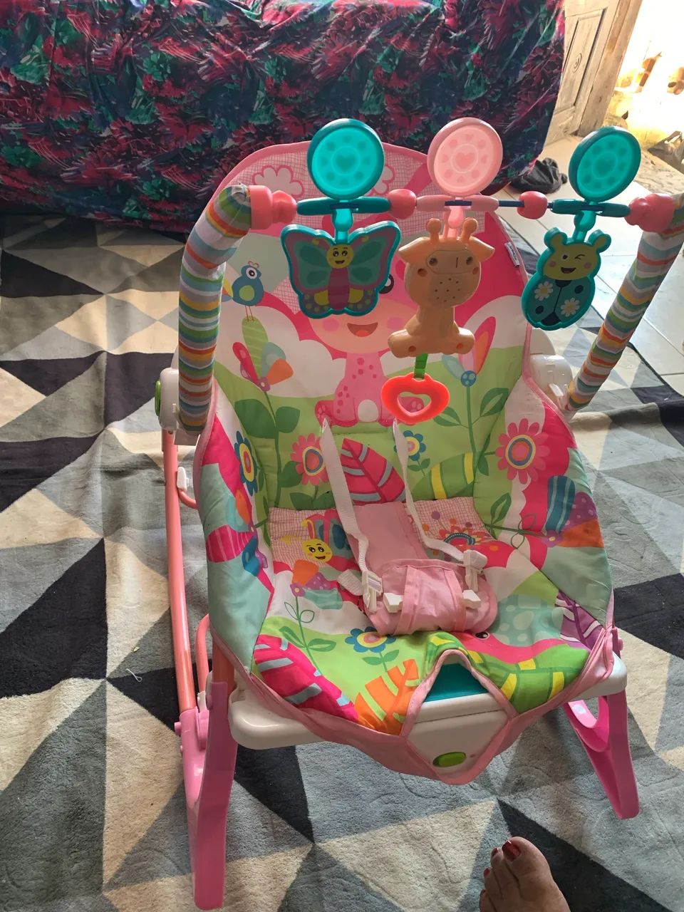Cadeirinha de bebê com música