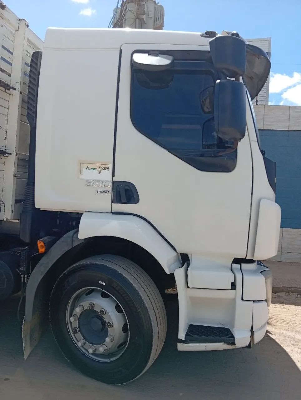 Volvo VM 330 8 X 2R  - Foto 4