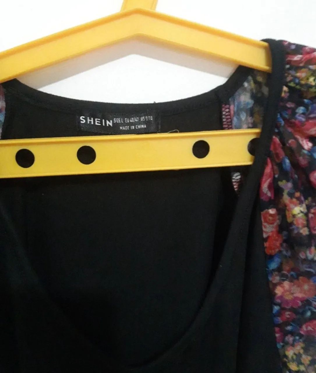 blusa preta e mangas com babados shein tam 38 - Foto 4