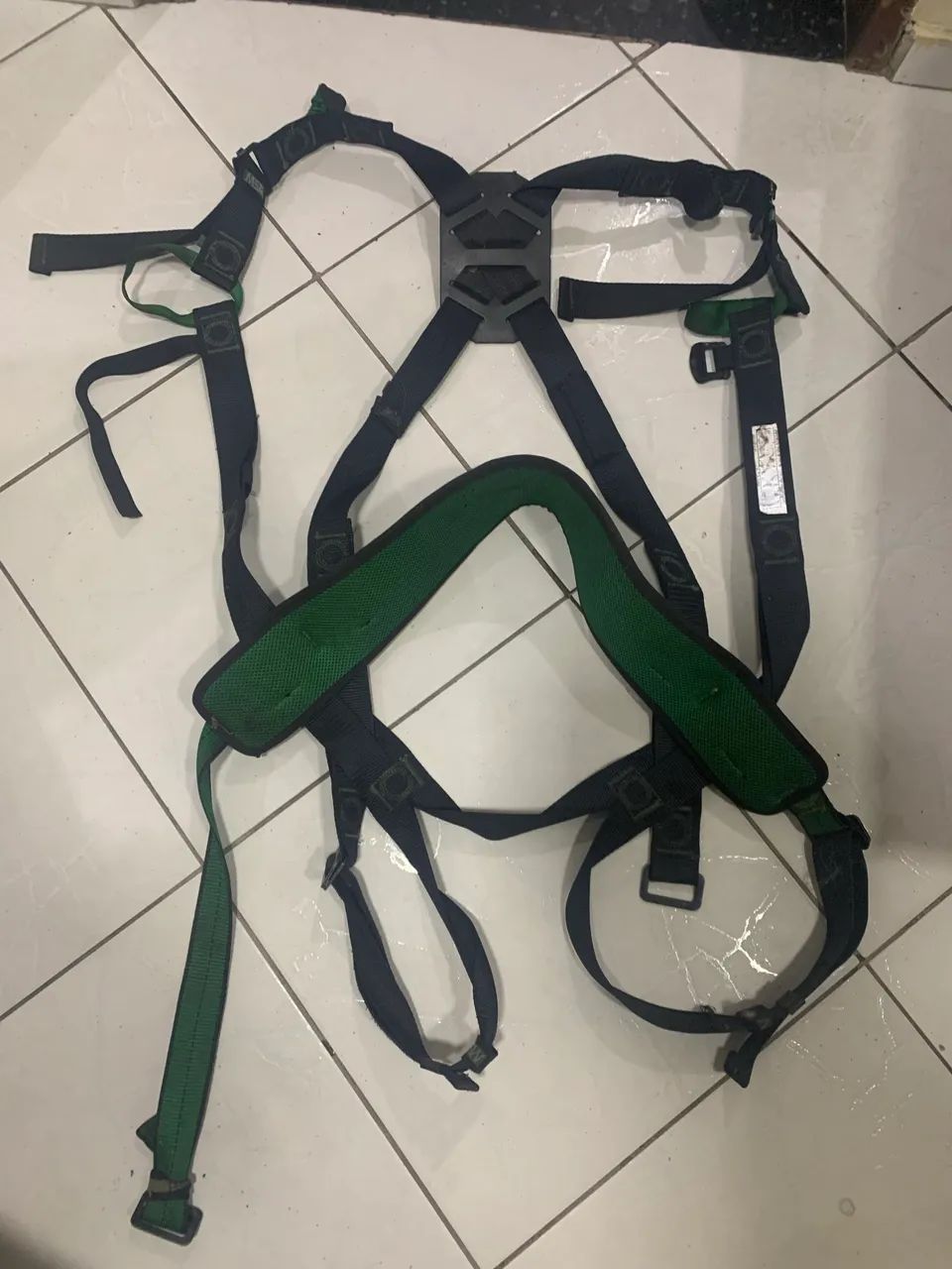 Cinto de Segurança Tipo Paraquedista MSA + Talabarte - Foto 2