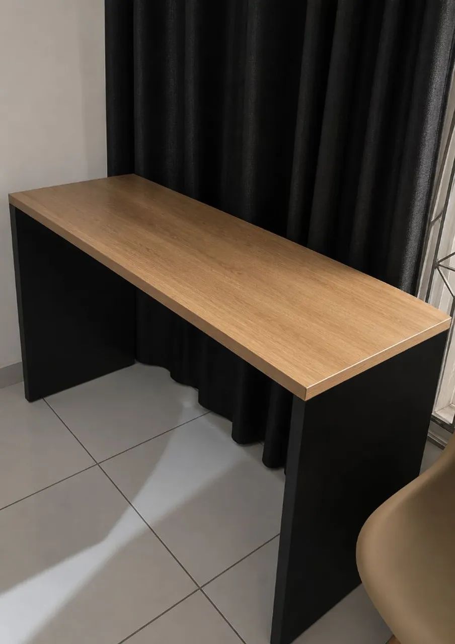 Mesa para escritório ou estudos 