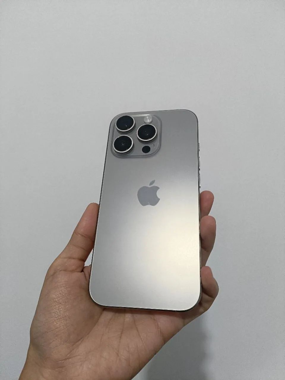 iPhone 16 Pro 128GB - Titânio Natural
