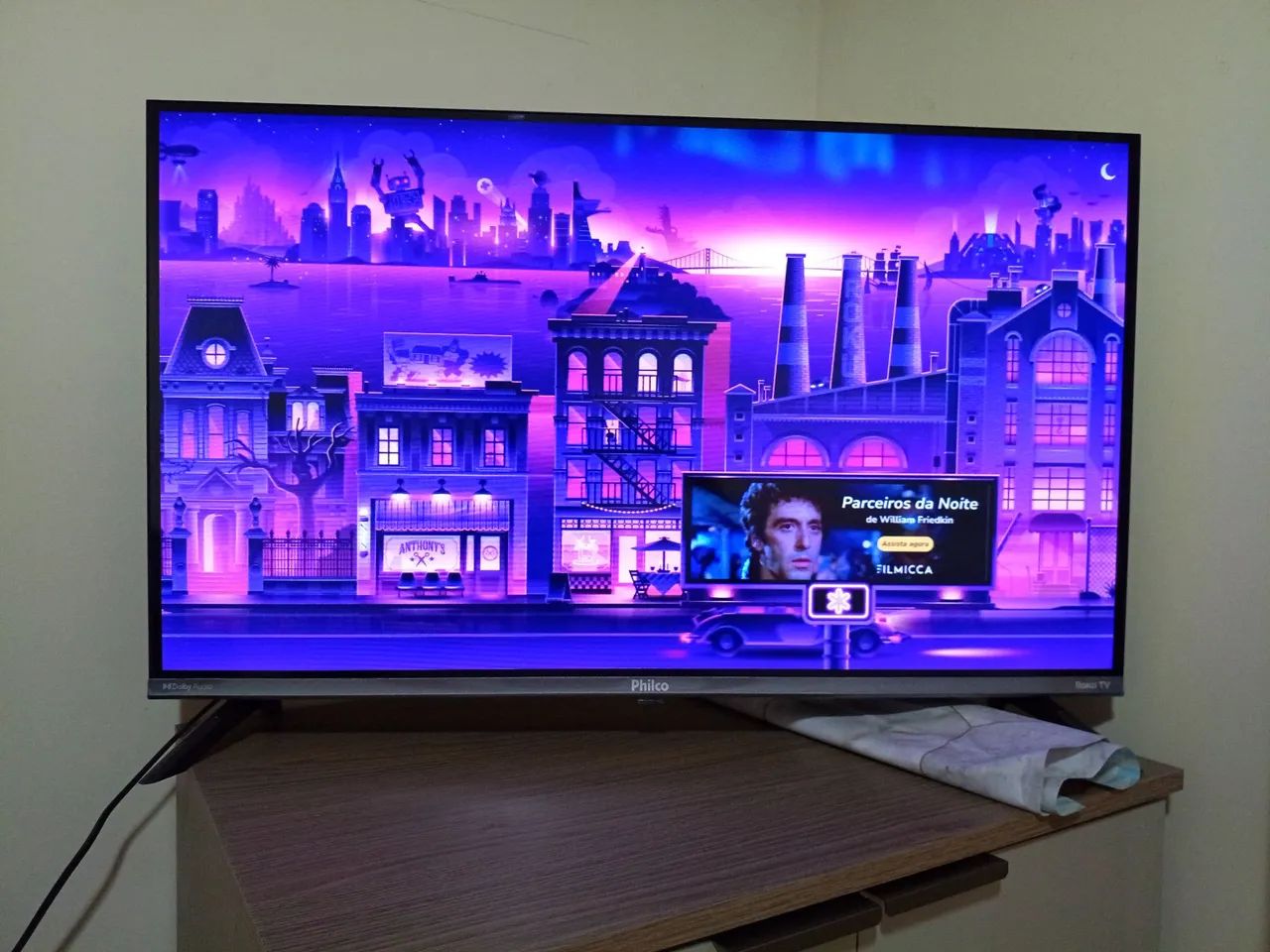 Vendo essa televisão smart, marca da philco(roku) - Foto 2