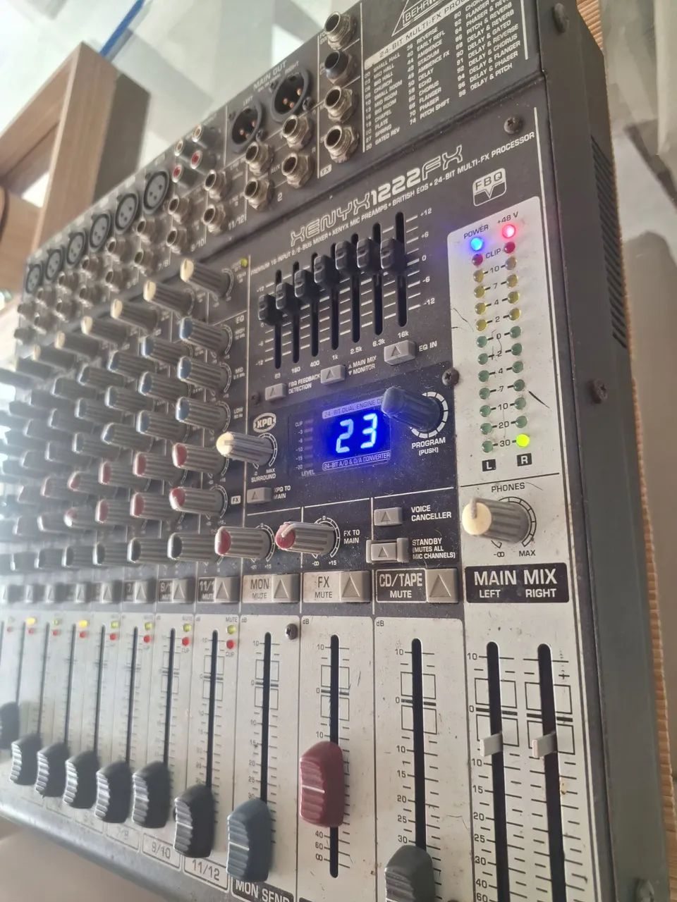 Mesa de som Behringer  - Foto 2