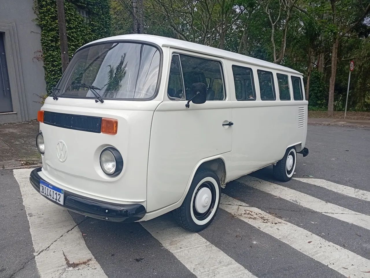 Volkswagen Kombi Standard/ Luxo/ Serie Prata 1986