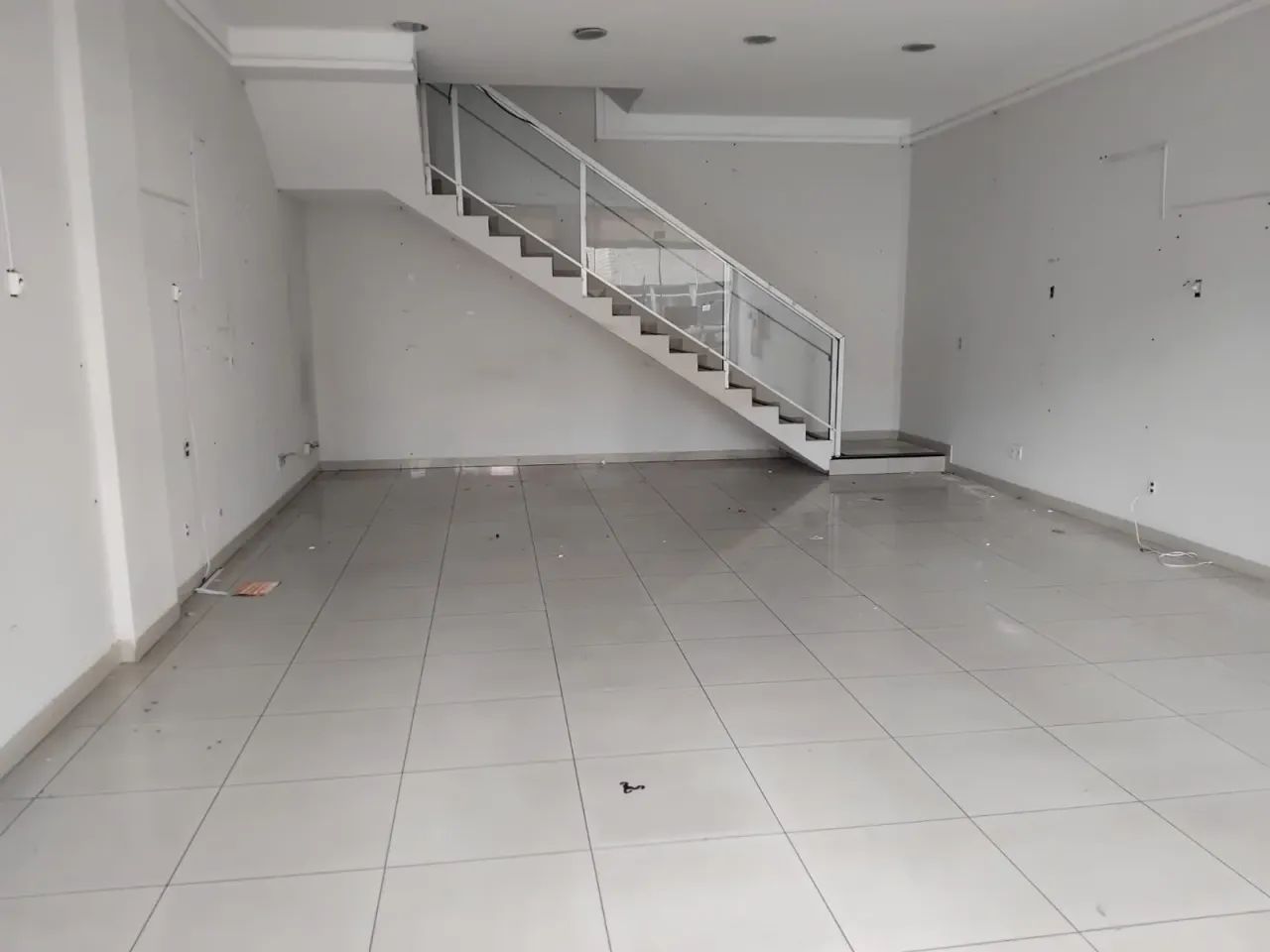 alugo loja comercial centro Acesita Timoteo MG - Foto 2