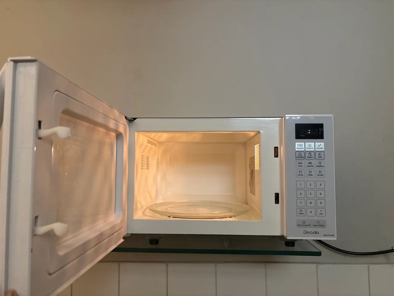 Microondas Panasojic 25 litros - Foto 2