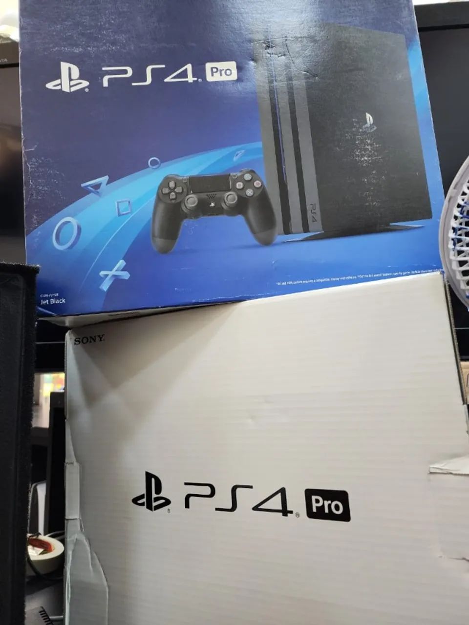 PS4 Pro + 2 Controles + Jogo + Caixa e Acessórios - Foto 5