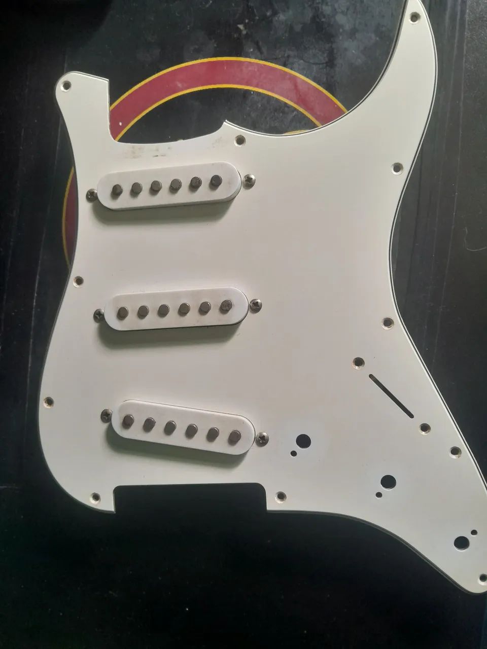Escudo e Elelétrica para guitarra. - Foto 2