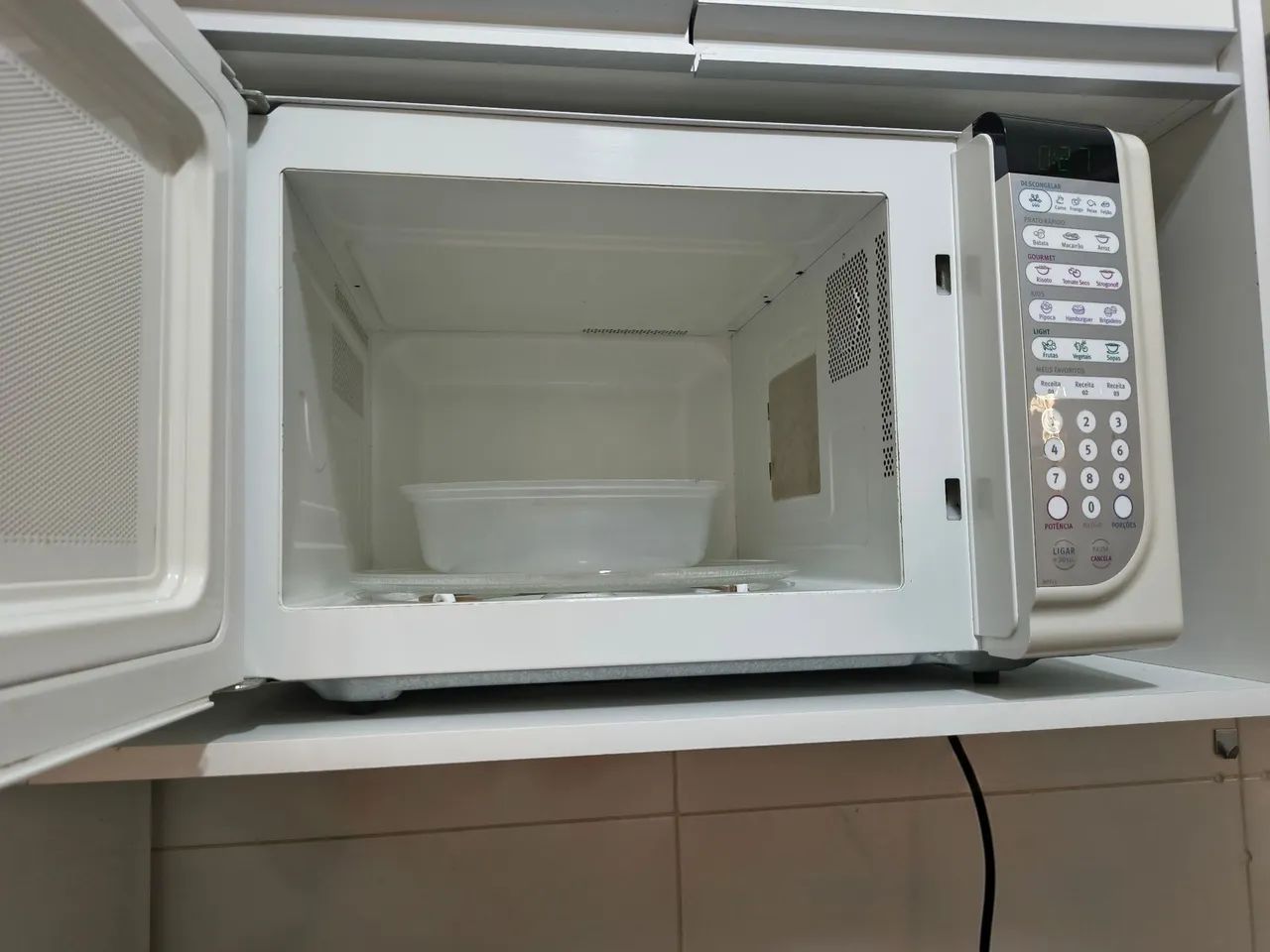 Microondas Eletrolux MEF41 de 31 litros (Não Funciona) - Foto 3