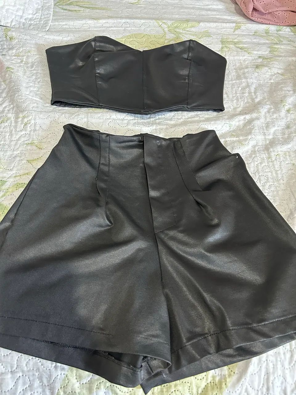 Lote de roupas para bazar - Foto 2