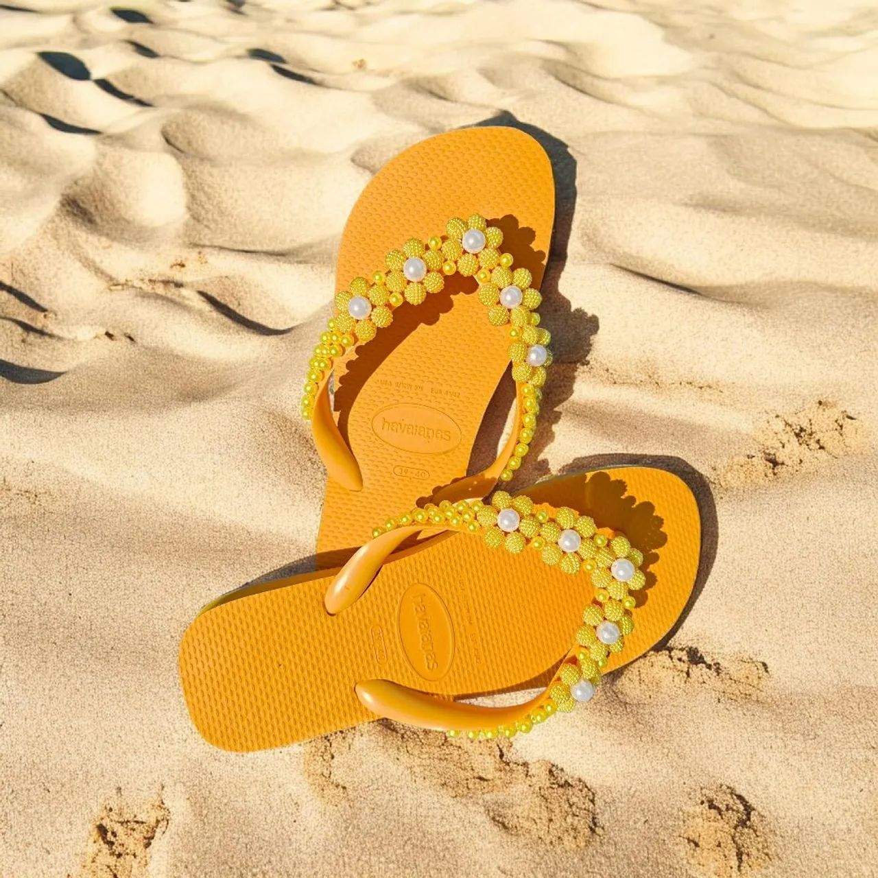 Chinelo Havaianas Top Original Bordado com Pérolas  - Foto 3