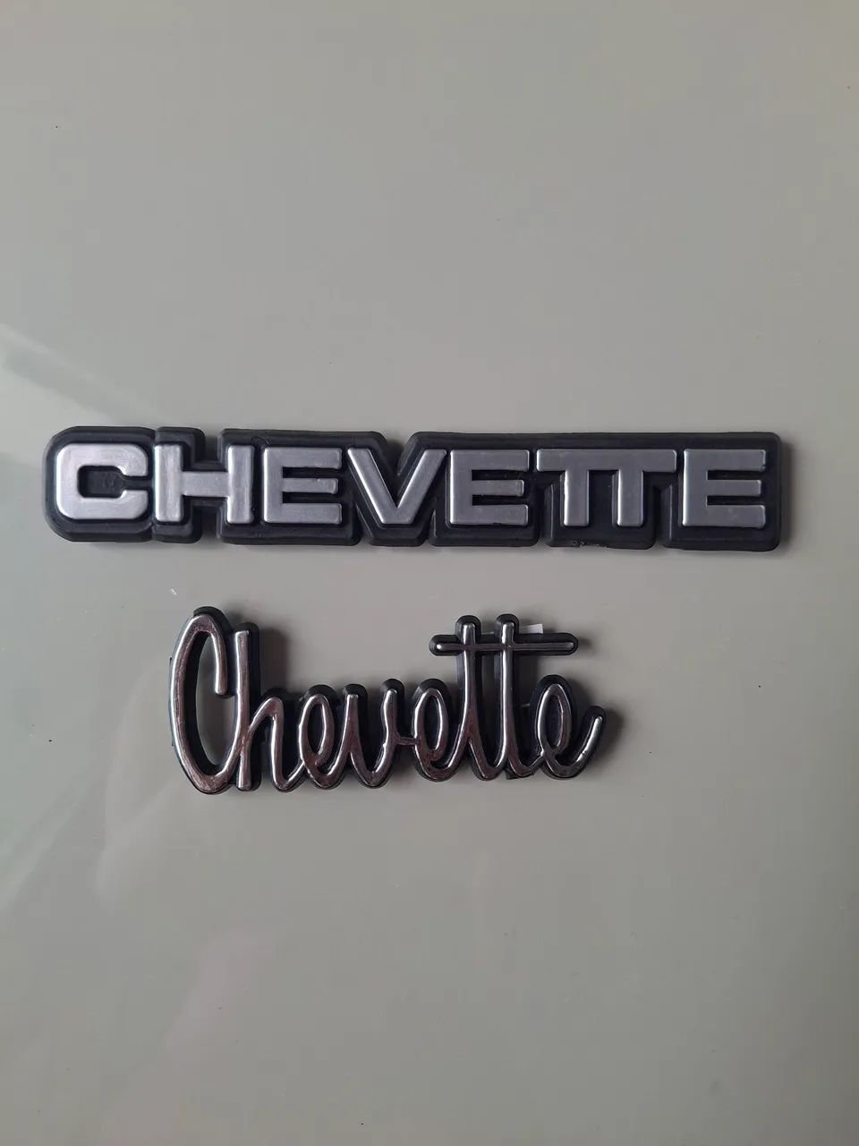 VENDO EMBLEMAS DO CHEVETTE