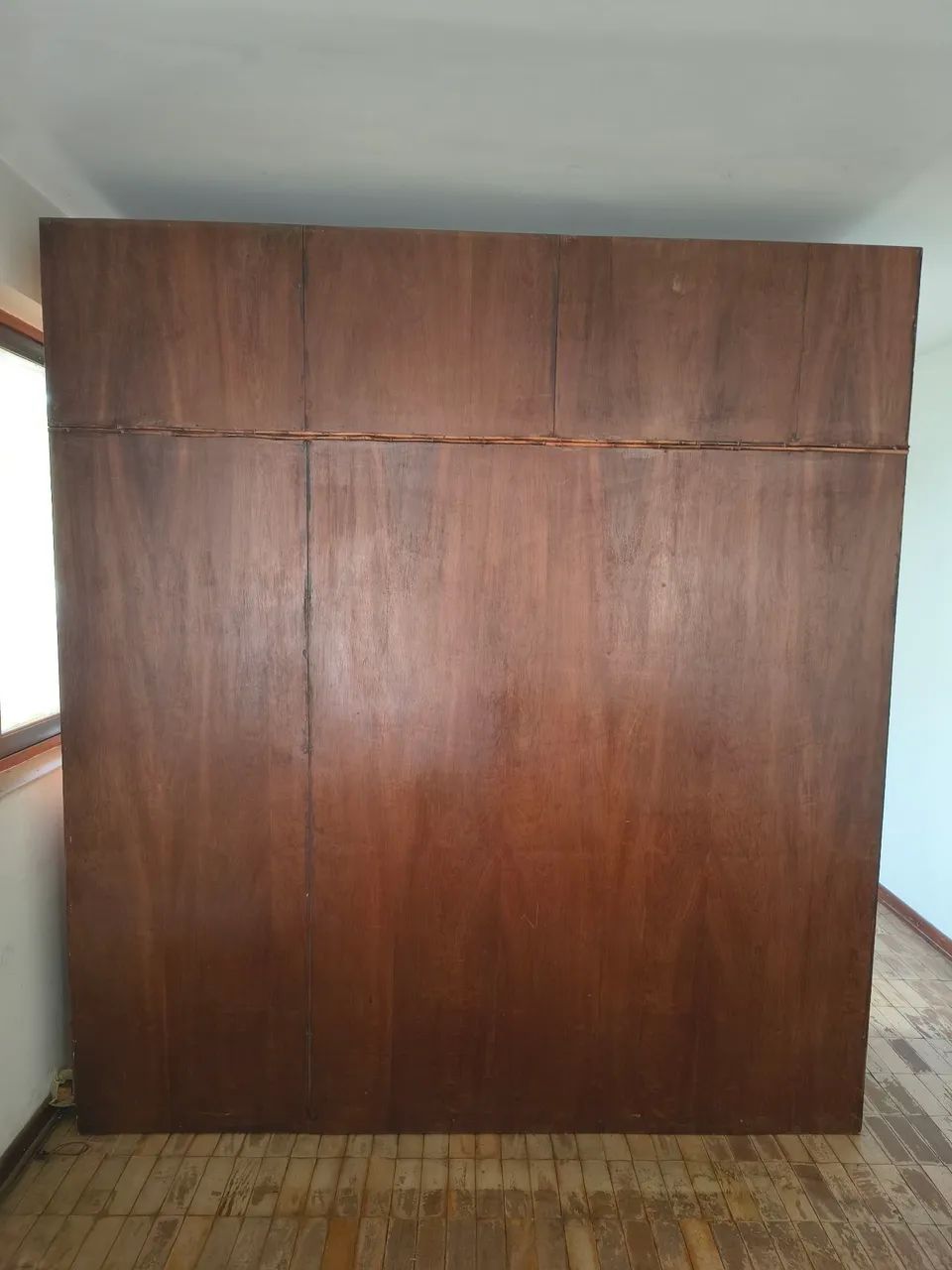 Armário guarda roupas antigo
