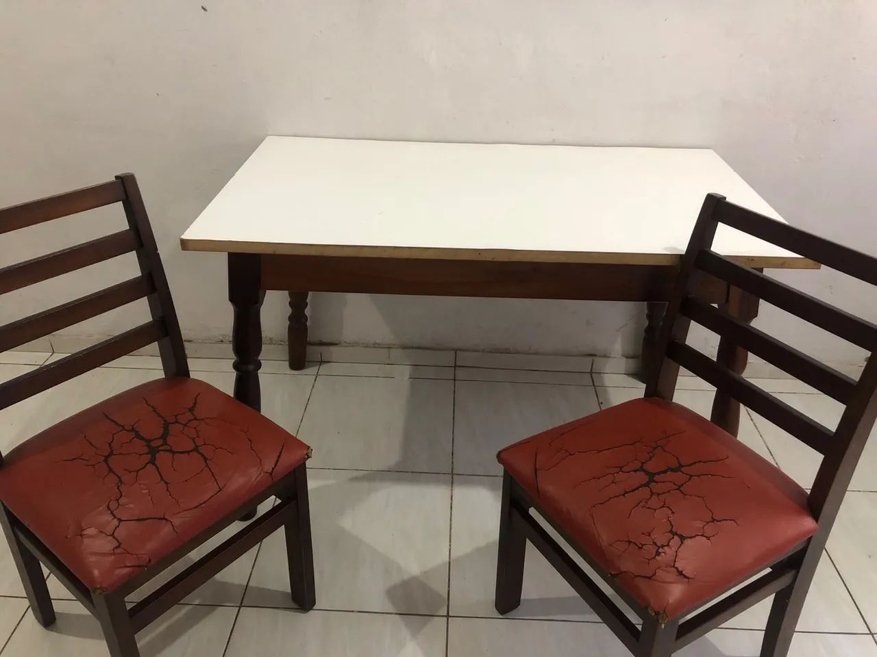 Mesa com 2 cadeiras  - Foto 2