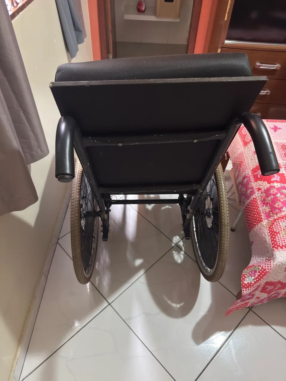 Cadeira de roda - Foto 2