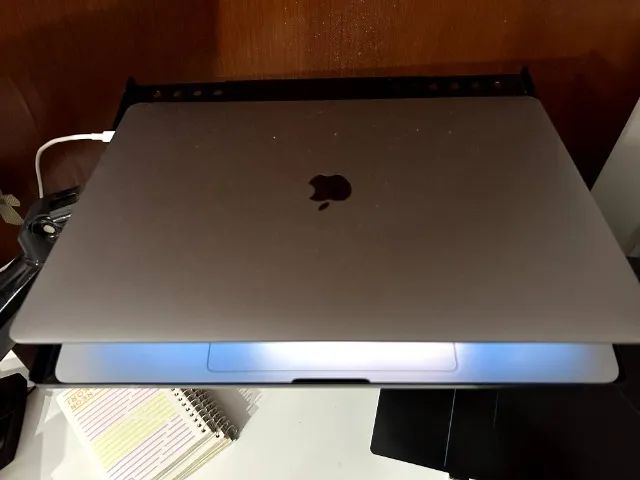 MacBook Pro 16" (2019) - Intel Core i9 8-Core | 32GB RAM | Radeon Pro 5300M 4GB Dedicada - Foto 2