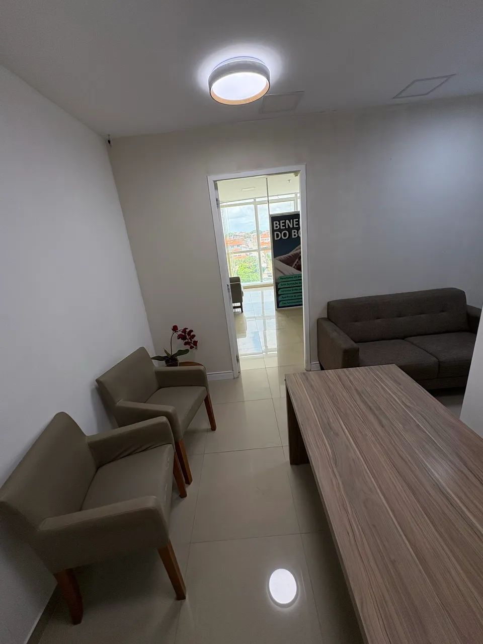 Aluga-se Sala Comercial Mobiliada no Centro Empresarial Shopping da Ilha 