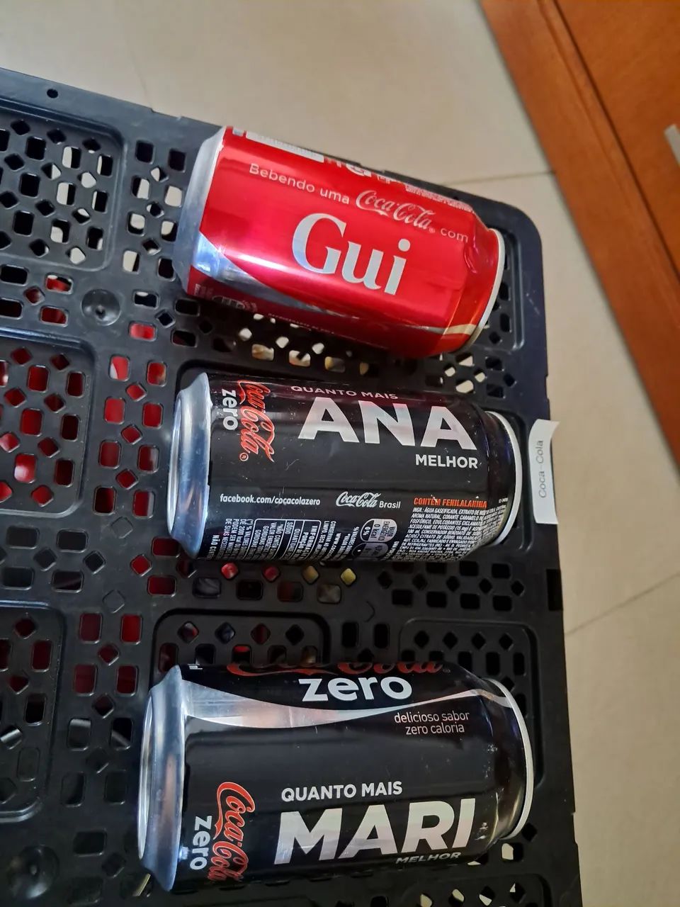 Latas Coca-Cola com nomes - 4 Reais cada - Foto 2