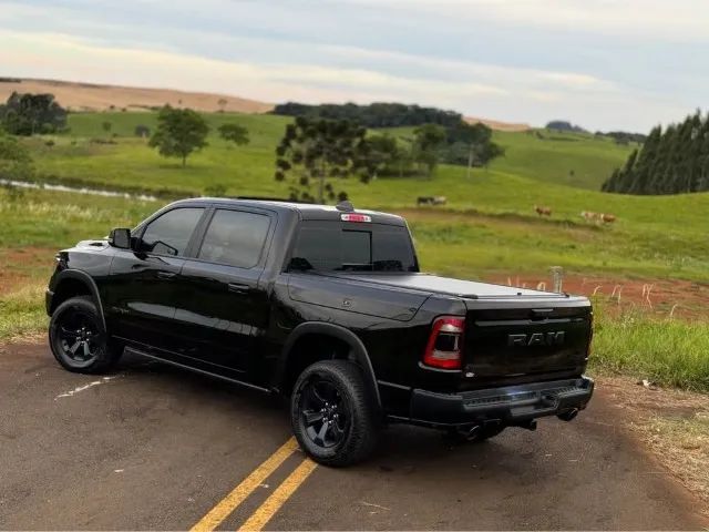 Ram Classic Laramie 5.7 V8 16V Gasolina 4X4 Aut. 2023 - Foto 10