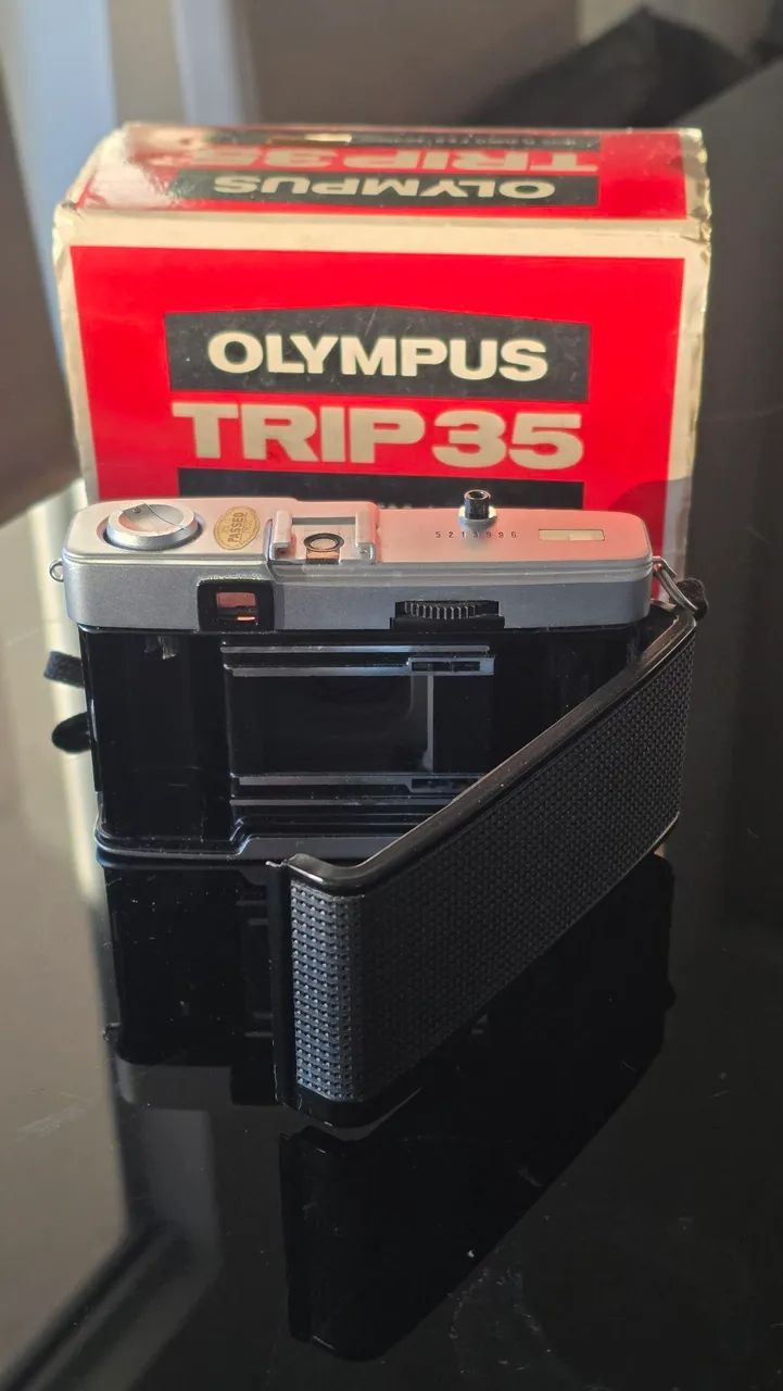 Câmera fotográfica Olympus Trip 35 analógica funcionando nova na