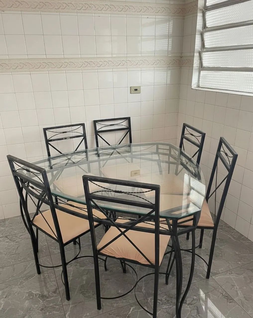 Mesa de vidro com 6 cadeiras65204505082497120