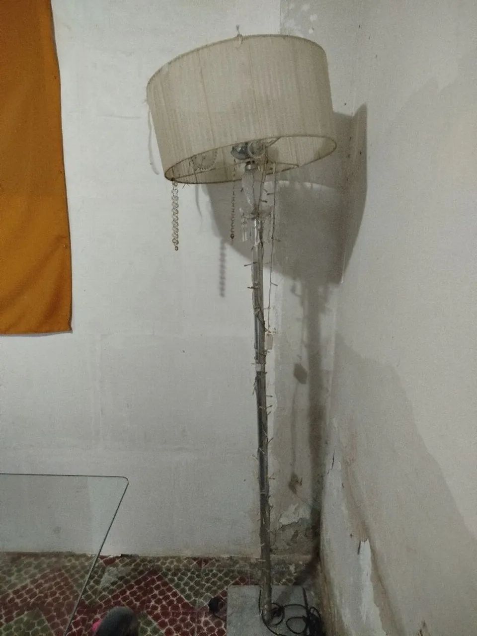 Luminária de Piso Clássica com Cúpula e Cristais - Vintage - Foto 3