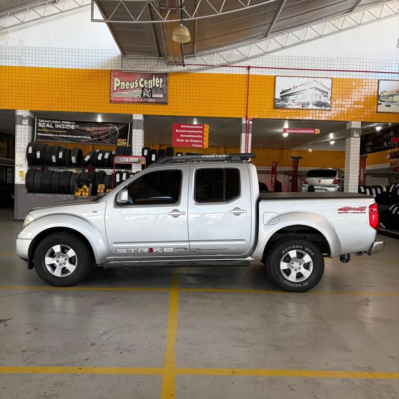 Nissan Frontier SE Attack CD 4X2 2.5 TB Diesel 2011 - Foto 2