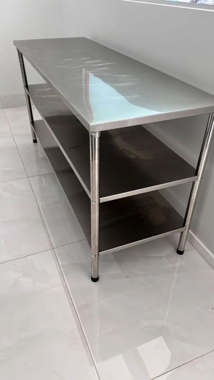 Mesa inox cozinha com dois meses de uso 