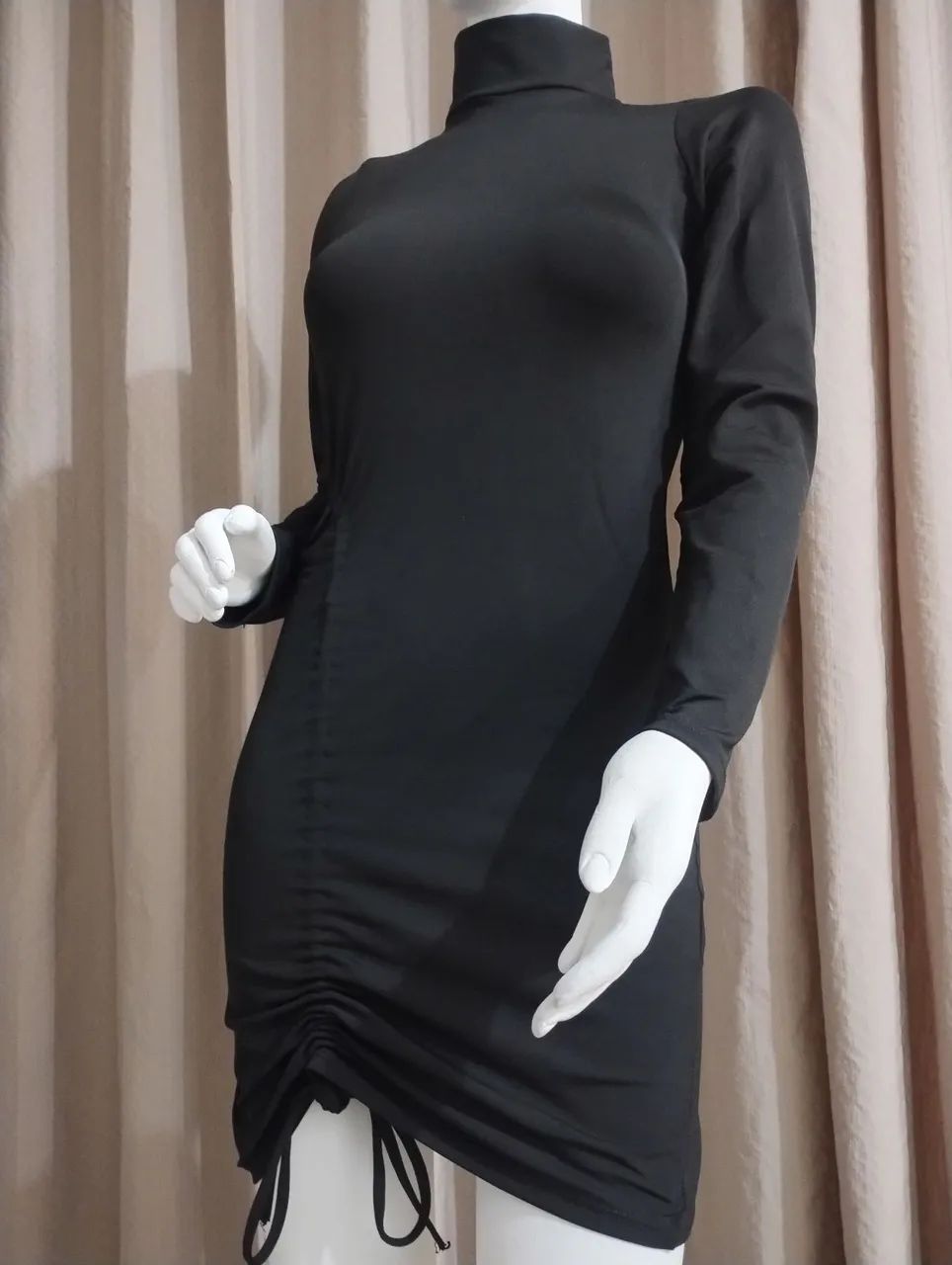 Vestido Preto com Gola maddy