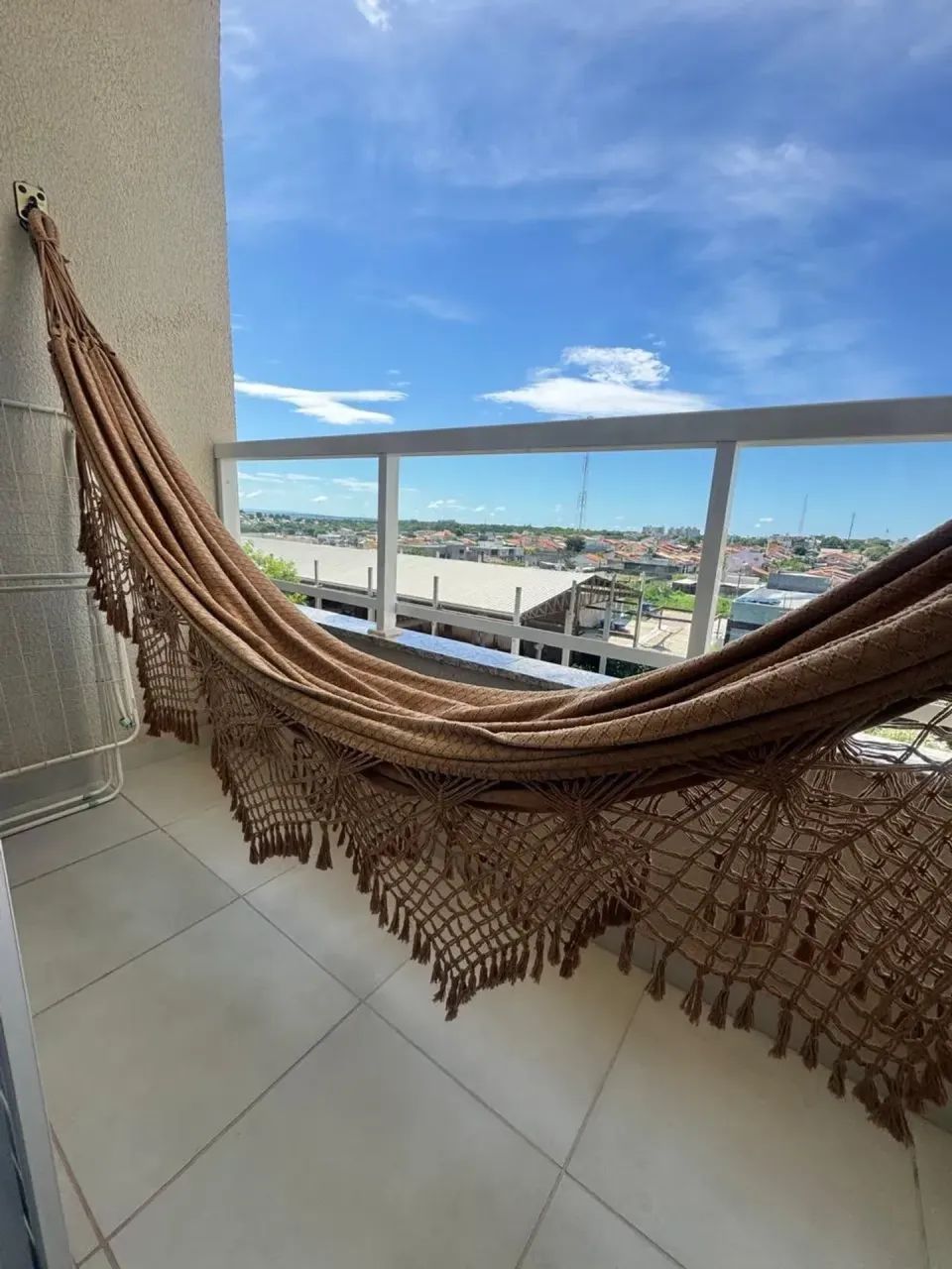 VENDO APARTAMENTO NO CONDOMÍNIO CHAPADA DOS HIBISCO