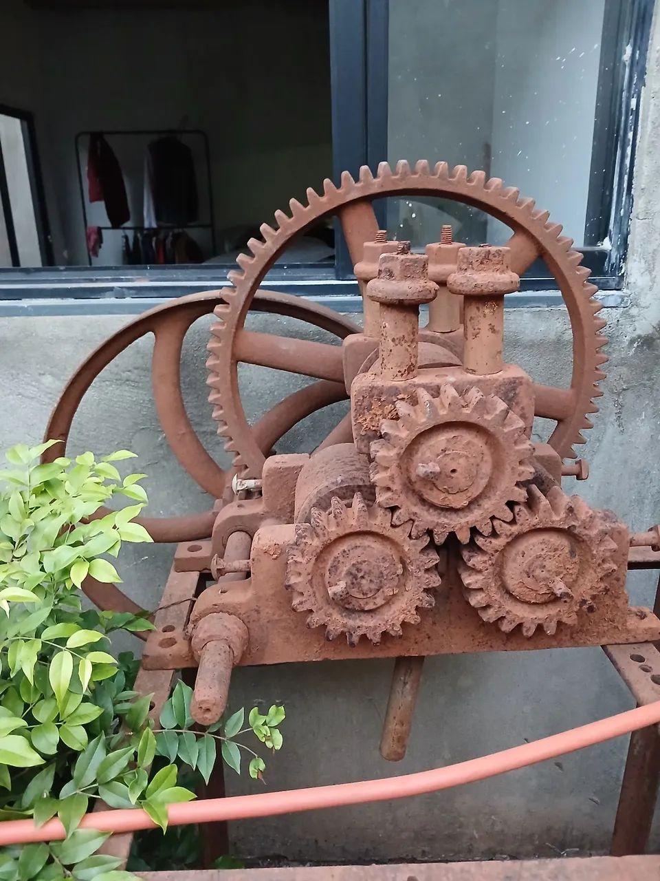 Engenho de ferro bruto antigo funcionando  - Foto 2
