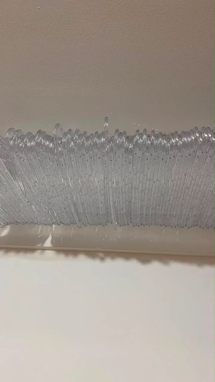 VENDO CABIDE ACRÍLICO SEMI NOVO 