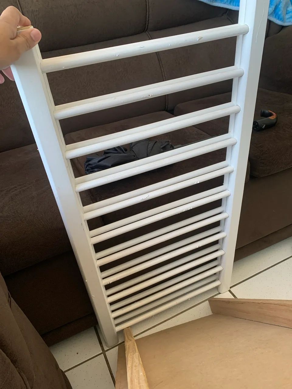Estou doando Berço pequeno usado com avaria - Foto 4