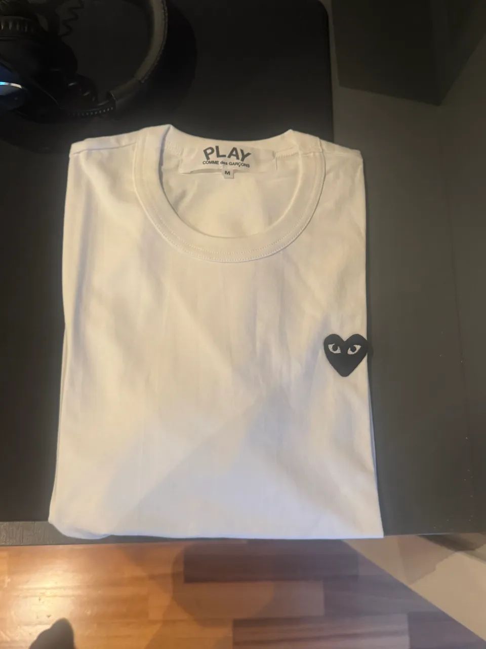Camiseta Comme Des Garçons Play - Foto 2