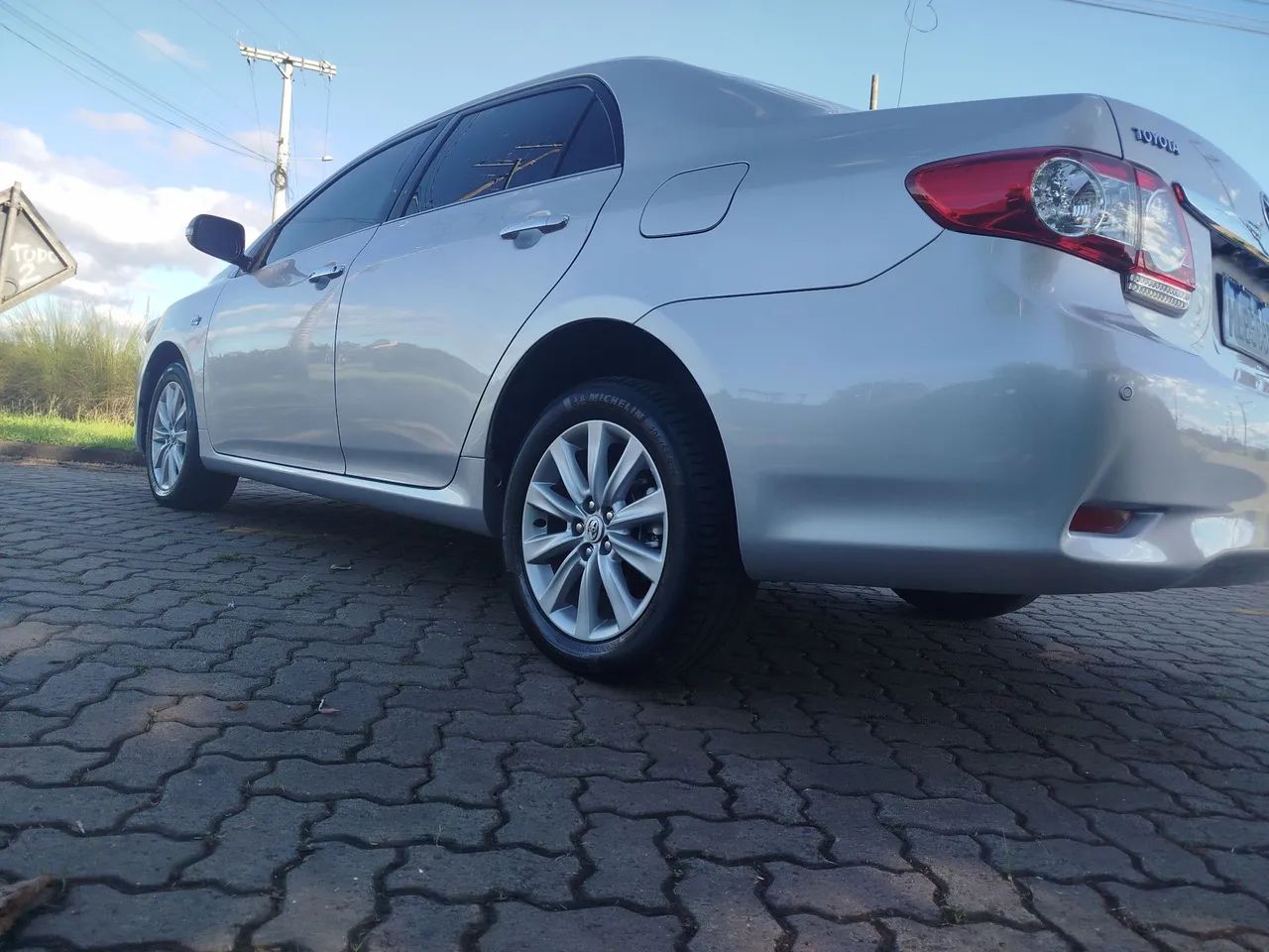Toyota Corolla Altis 2.0 Flex 16V Aut. 2013 - Foto 3