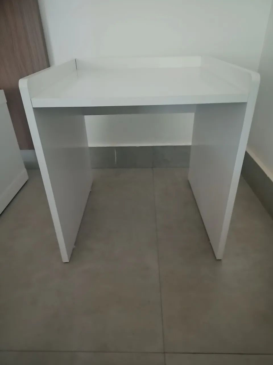 MESA LATERAL BRANCA  - Foto 2
