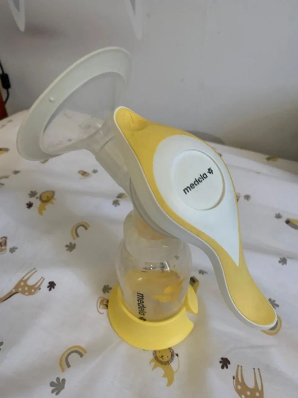 Bomba Tira-Leite Medela (manual - Harmony Flex) - Foto 2