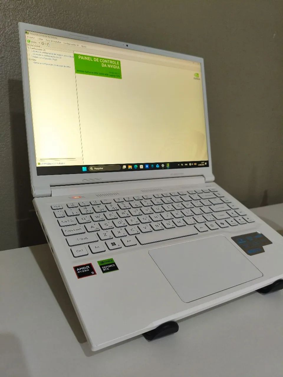 Notebook Gamer Nitro V14 Ryzen 5 8645HS 8GB DDR5 RTX 3050 6GB SSD