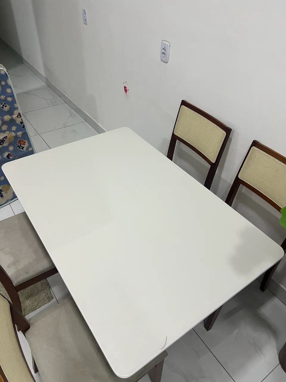 Conjunto de mesa de jantar com 4 cadeiras - R$ 2.800 - Foto 3
