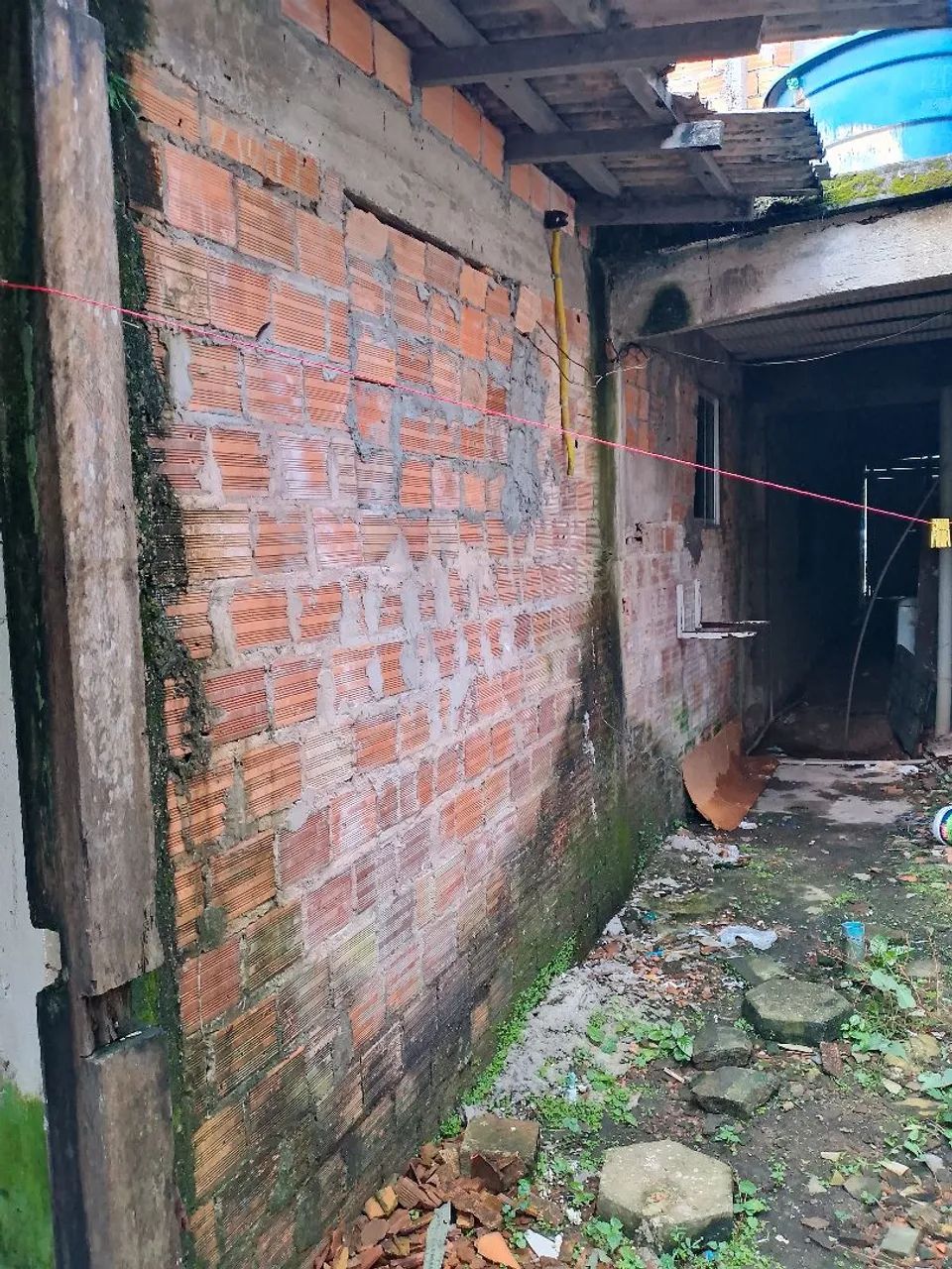 Casa nos fundos quase finalizada 