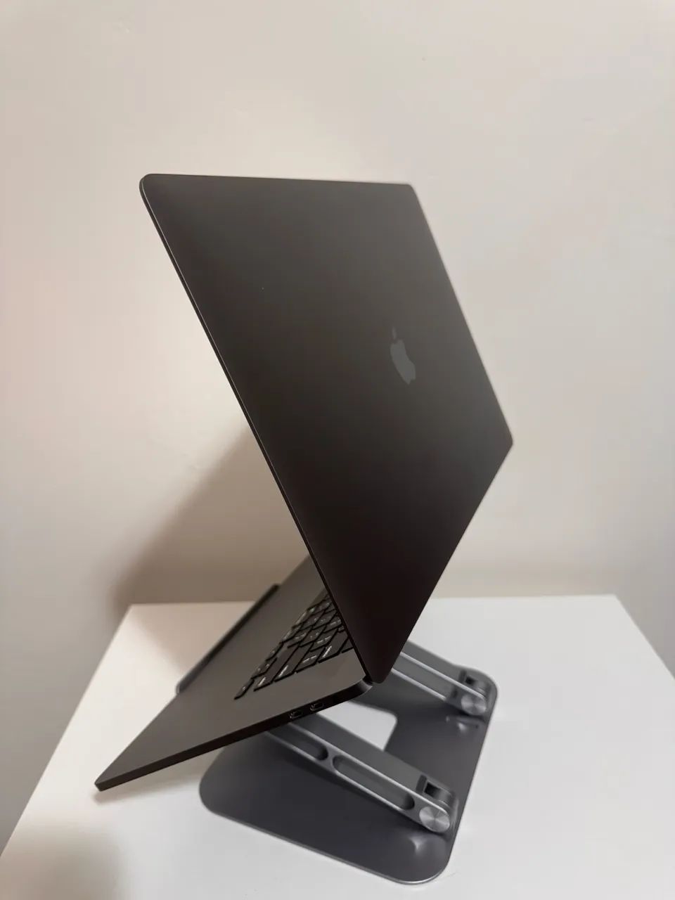MacBook Pro 16