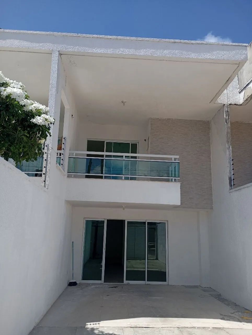 Alugo casa 3 suites