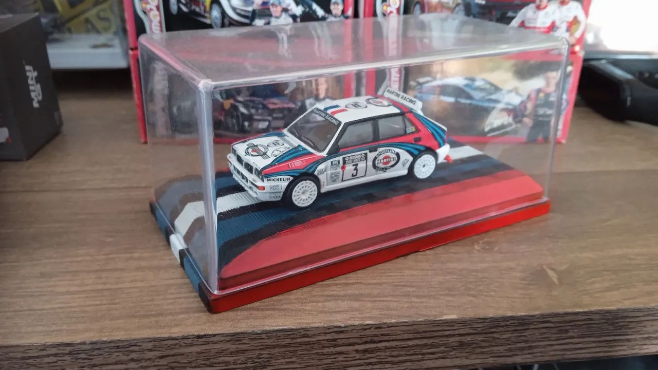 Miniatures460106653772687360