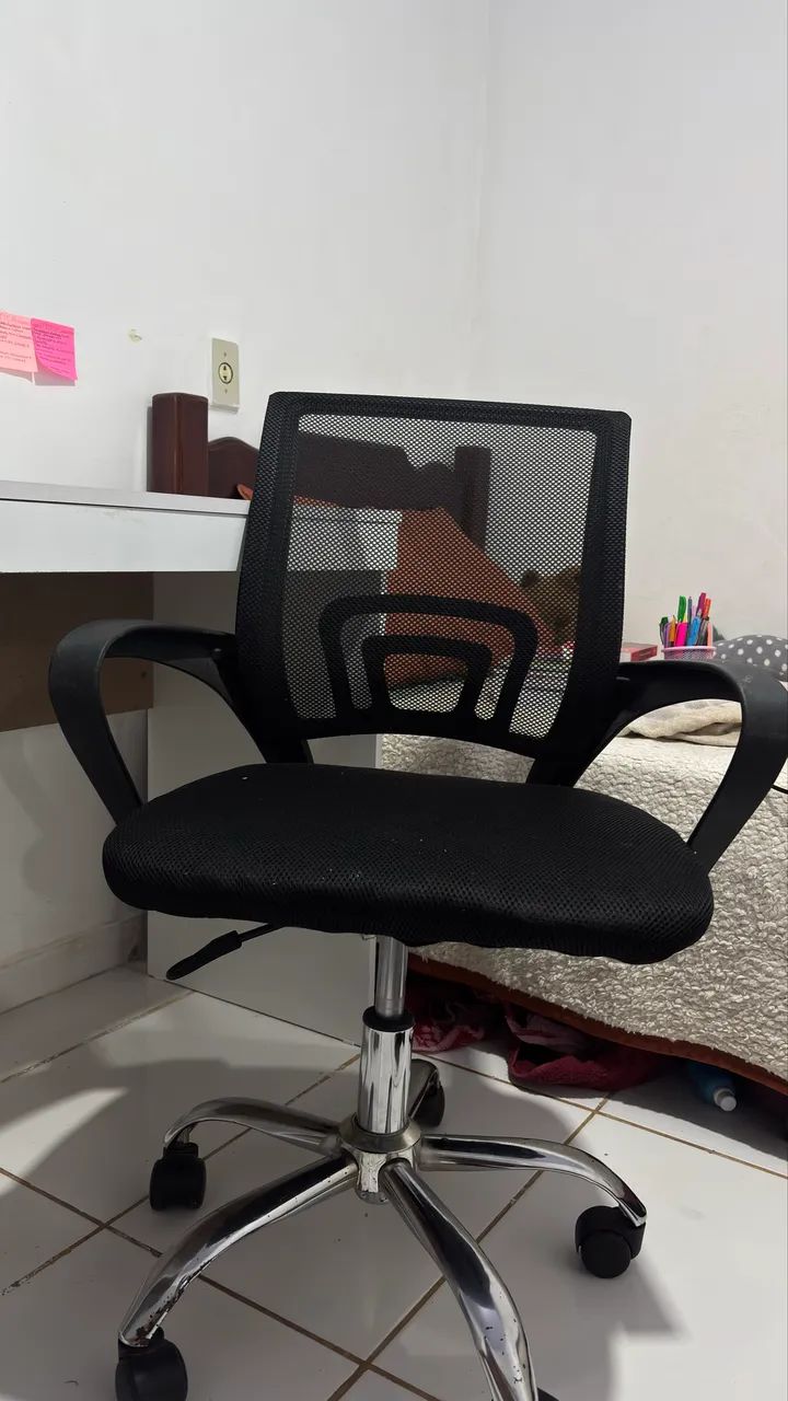 Escrivaninha com cadeira  - Foto 3